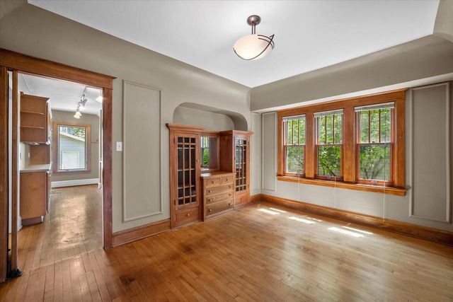 3314 N Newhall STREET, Milwaukee, WI 53211