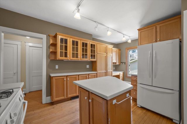 3314 N Newhall STREET, Milwaukee, WI 53211