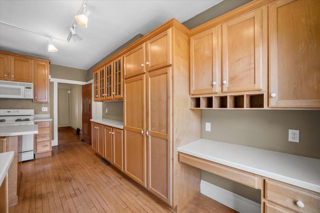 3314 N Newhall STREET, Milwaukee, WI 53211