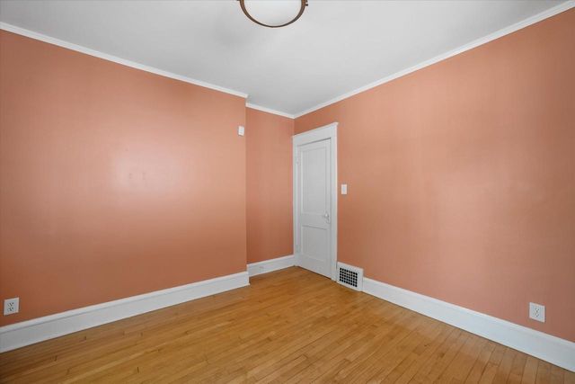 3314 N Newhall STREET, Milwaukee, WI 53211