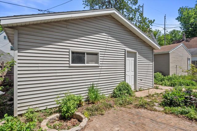 3314 N Newhall STREET, Milwaukee, WI 53211