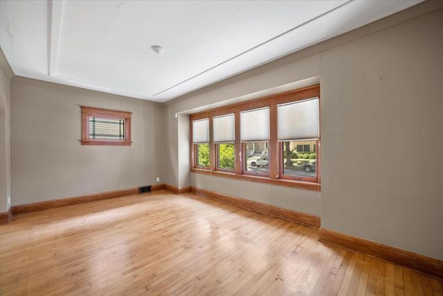 3314 N Newhall STREET, Milwaukee, WI 53211