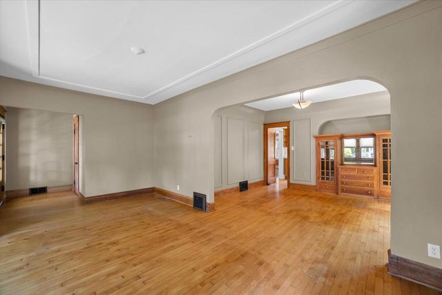 3314 N Newhall STREET, Milwaukee, WI 53211