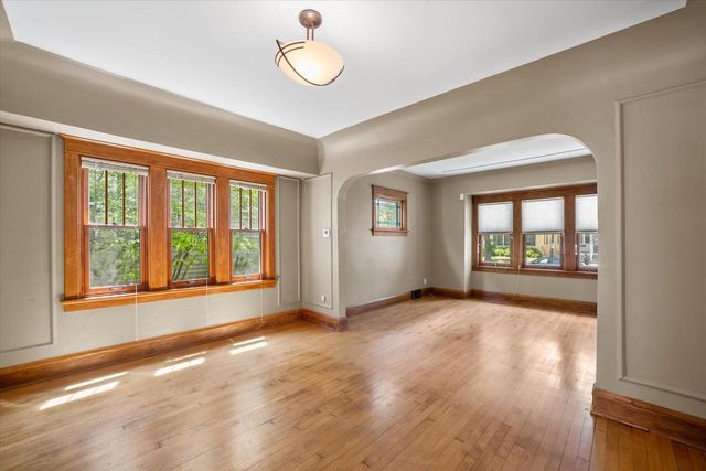 3314 N Newhall STREET, Milwaukee, WI 53211