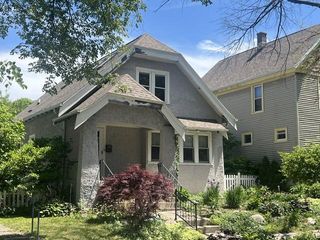 3314 N Newhall STREET, Milwaukee, WI 53211