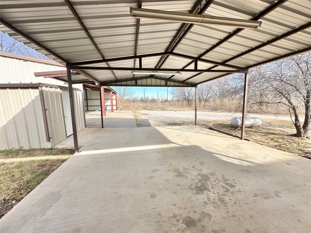 8869 Liberty Road, Aubrey, TX 76227