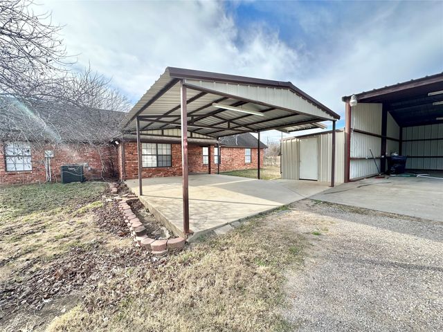 8869 Liberty Road, Aubrey, TX 76227