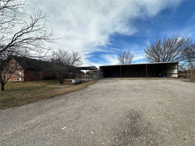8869 Liberty Road, Aubrey, TX 76227