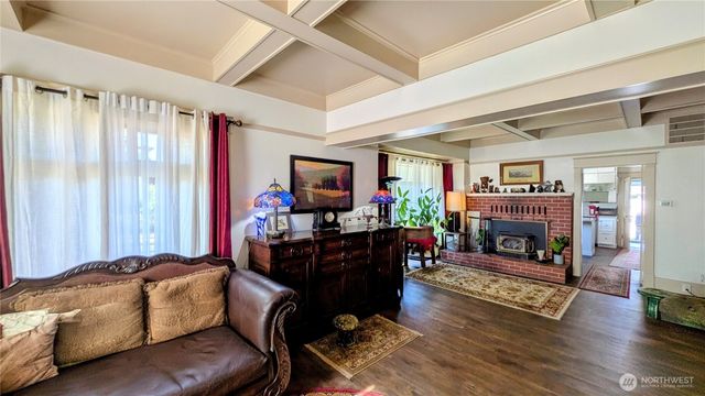 6101 Tacoma Avenue S, Tacoma, WA 98408