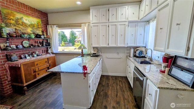 6101 Tacoma Avenue S, Tacoma, WA 98408