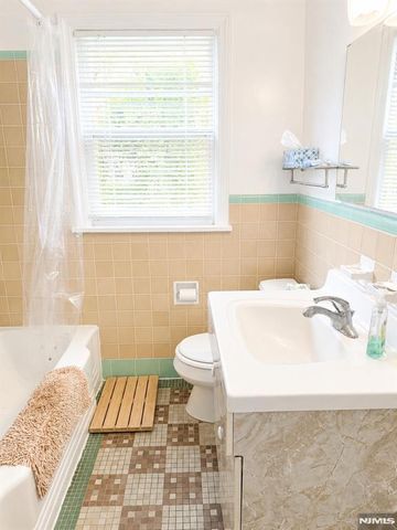 310 Kenilworth Road, Ridgewood, NJ 07450
