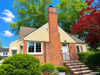 310 Kenilworth Road, Ridgewood, NJ 07450