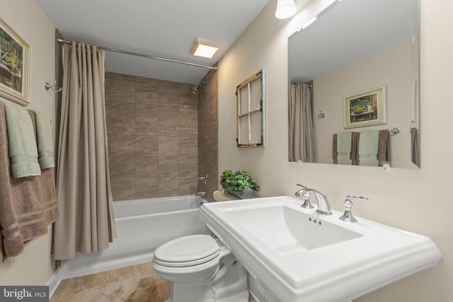 135 KINROSS DR, Winchester, VA 22602