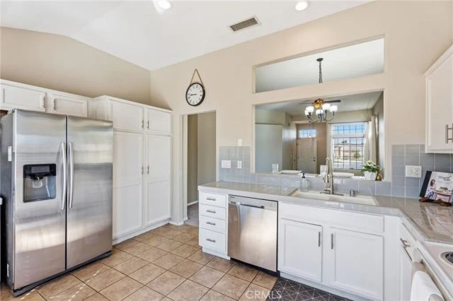 6615 N Babigian, Fresno, CA 93722