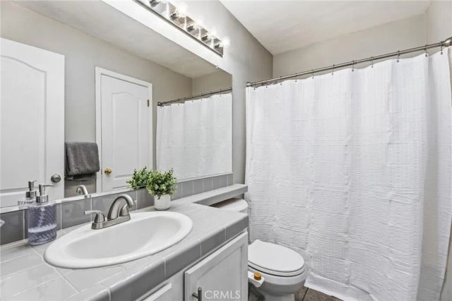 6615 N Babigian, Fresno, CA 93722