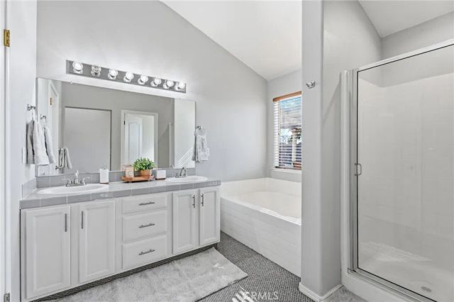 6615 N Babigian, Fresno, CA 93722