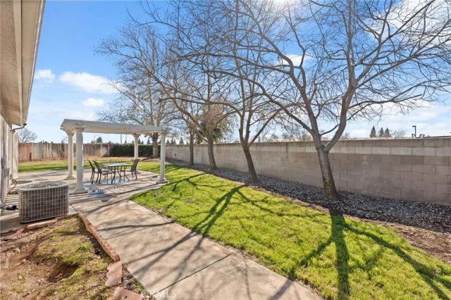 6615 N Babigian, Fresno, CA 93722