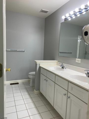 258 Riverwalk Way, Clifton City, NJ 07014