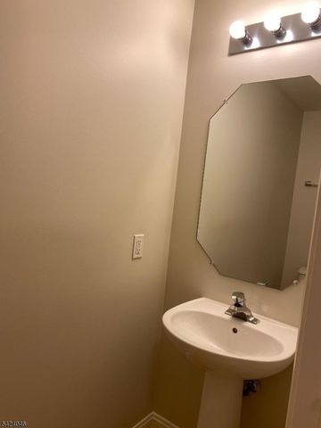 258 Riverwalk Way, Clifton City, NJ 07014