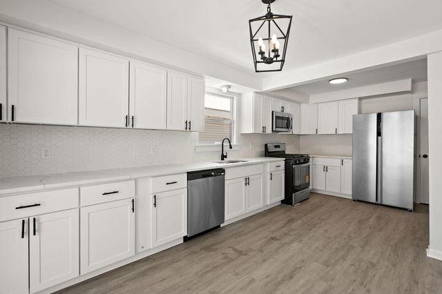 2014 E Elm Street, Griffith, IN 46319