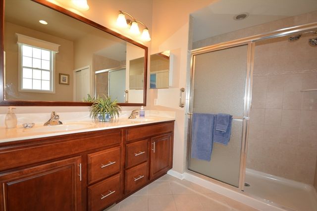 14 Hartshorne Way 14, Methuen, MA 01844