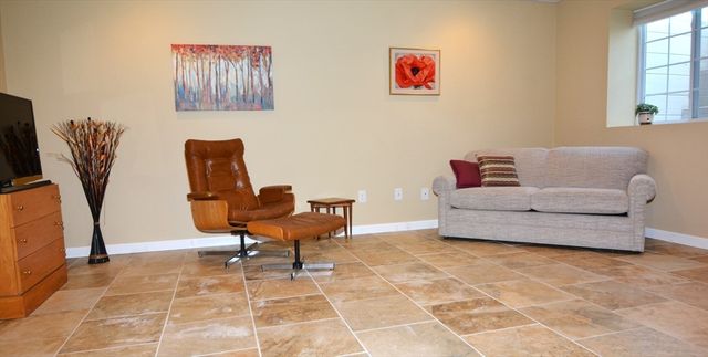 14 Hartshorne Way 14, Methuen, MA 01844