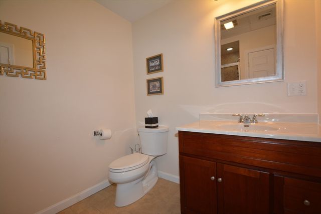 14 Hartshorne Way 14, Methuen, MA 01844