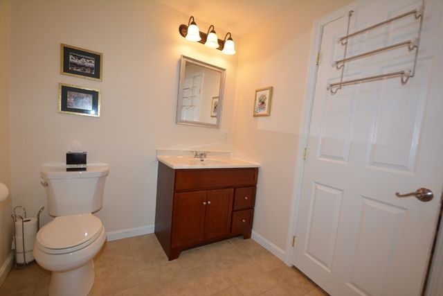 14 Hartshorne Way 14, Methuen, MA 01844