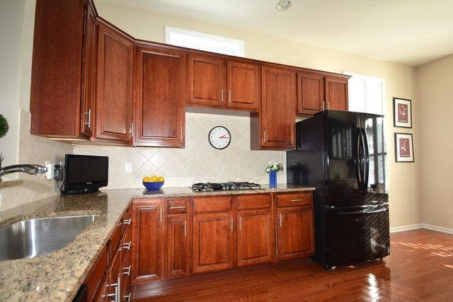 14 Hartshorne Way 14, Methuen, MA 01844