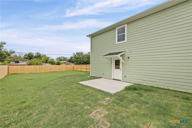 1204 S Martin Luther King Jr Lane B, Temple, TX 76501