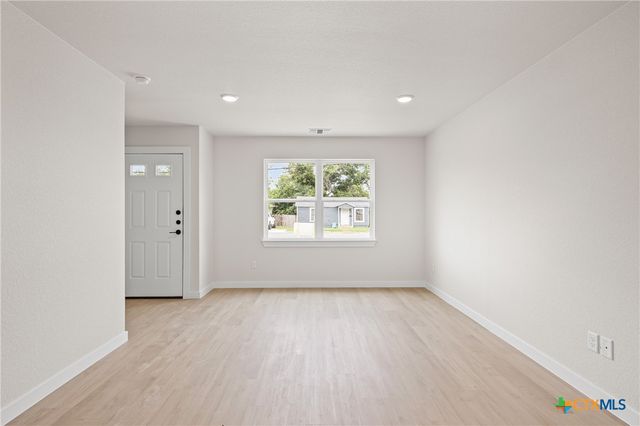 1204 S Martin Luther King Jr Lane B, Temple, TX 76501