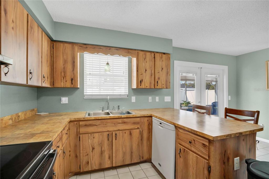 Image 7 of property listing at 1808 INDIA PALM DRIVE, Edgewater, FL 32132