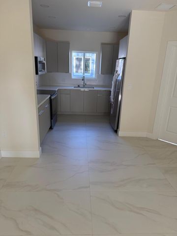 2999 NW 9th Street, Fort Lauderdale, FL 33311