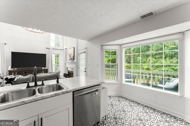 4330 Thorngate Lane, Acworth, GA 30101