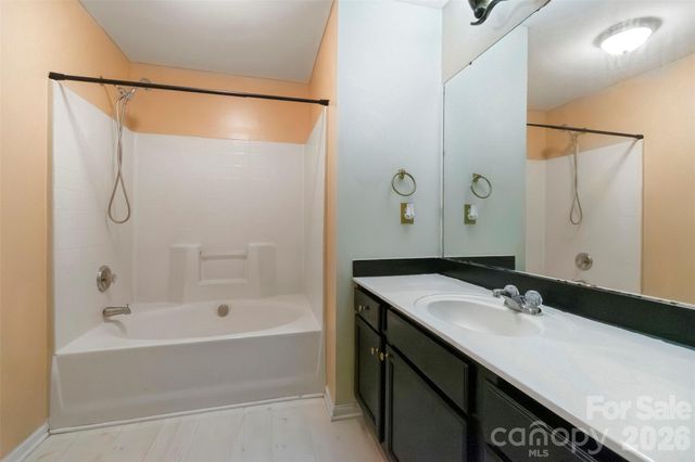 5541 Peachwood Drive, Charlotte, NC 28216