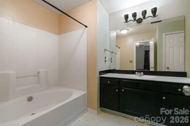 5541 Peachwood Drive, Charlotte, NC 28216