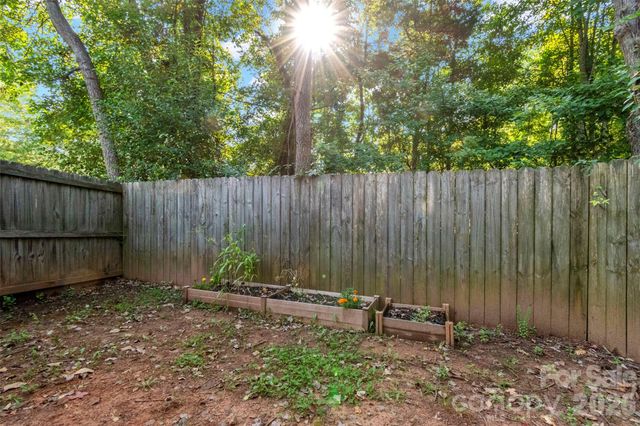 5541 Peachwood Drive, Charlotte, NC 28216