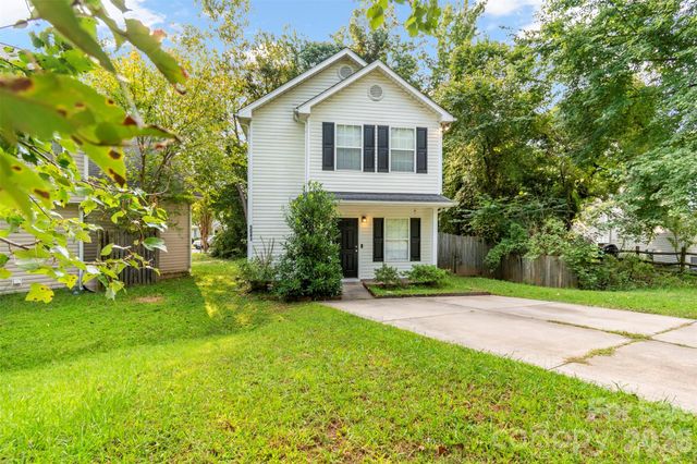 5541 Peachwood Drive, Charlotte, NC 28216