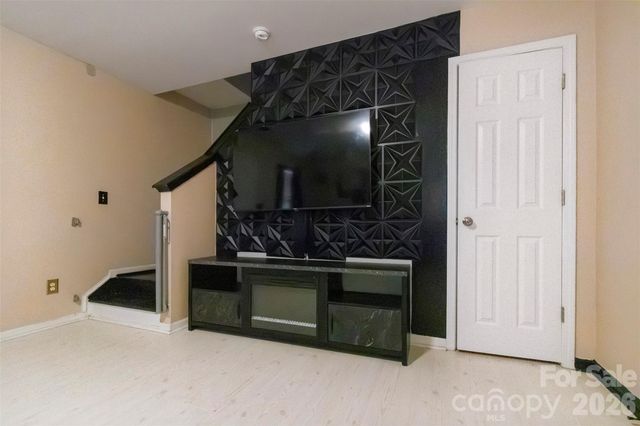 5541 Peachwood Drive, Charlotte, NC 28216