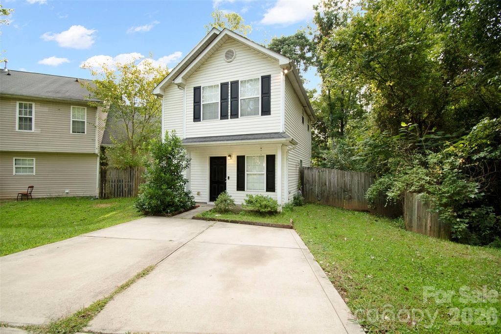 5541 Peachwood Drive, Charlotte, NC 28216