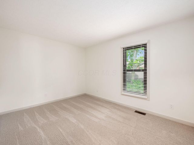 406 Edinburgh Road, Dublin, OH 43017