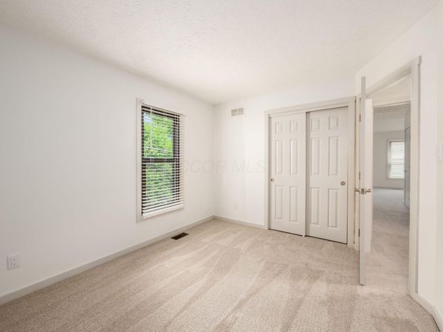 406 Edinburgh Road, Dublin, OH 43017