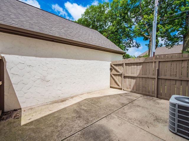 406 Edinburgh Road, Dublin, OH 43017