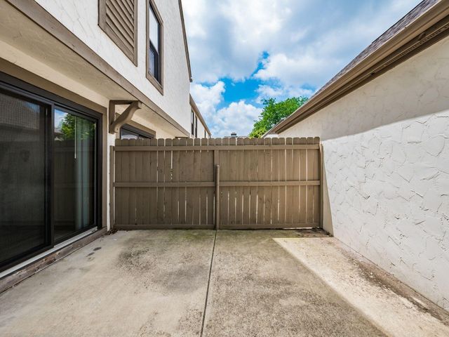 406 Edinburgh Road, Dublin, OH 43017