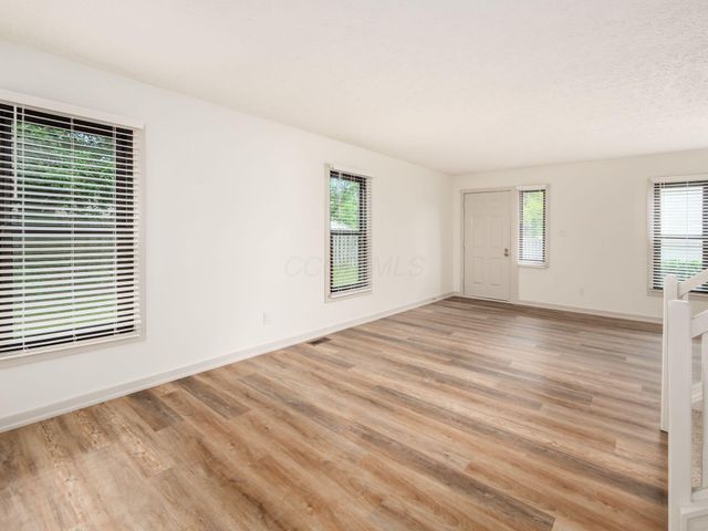 406 Edinburgh Road, Dublin, OH 43017