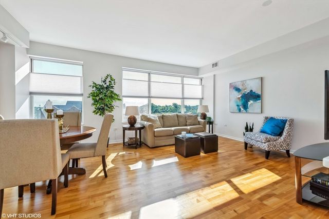 77 S Evergreen Avenue 507, Arlington Heights, IL 60005