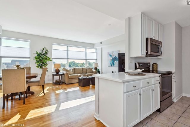 77 S Evergreen Avenue 507, Arlington Heights, IL 60005