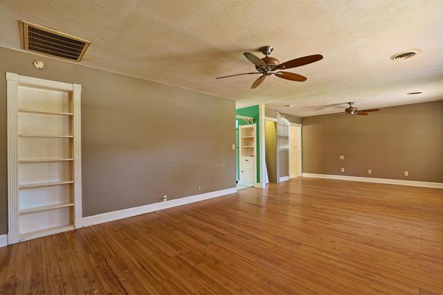 558 Cedar Dr., Myrtle Beach, SC 29577