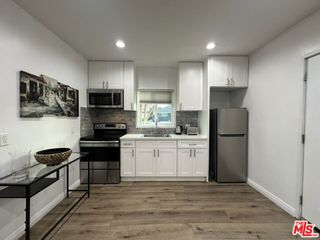 19542 Hart Street, Reseda, CA 91335