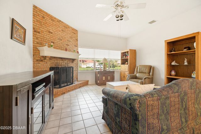 3 E Point Court, Palm Coast, FL 32164